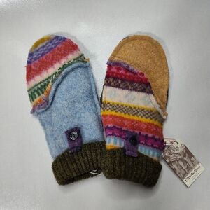 Elisabethan Gloves Mittens Unique Pair NWT
